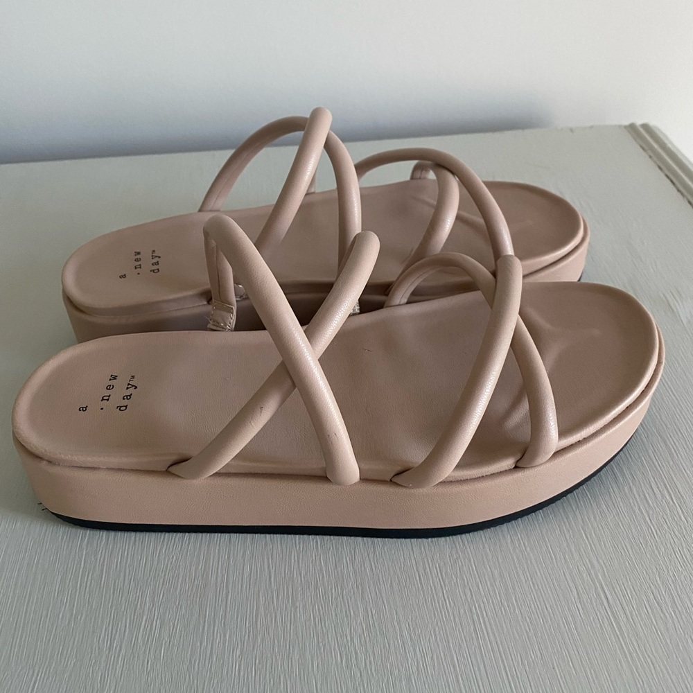 NWOT Women's Dory Platform Heels - A New Day - Beige 6.5
